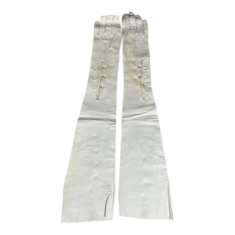 Vintage Mantessa Long White Opera Gloves Antique Soft Perl Clasp Detail X-Small